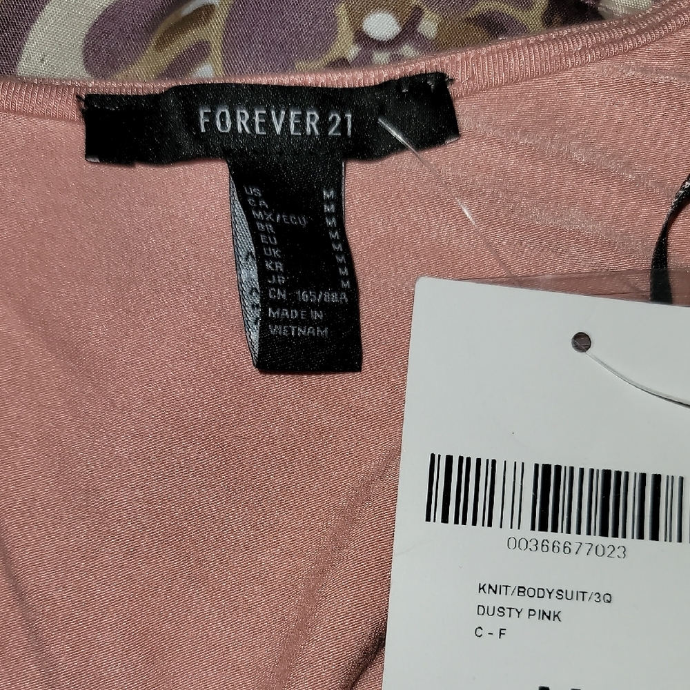 Forever 21 Pink Bodysuit Top with Sleek Design Sz: M NWT - Picture 5 of 5